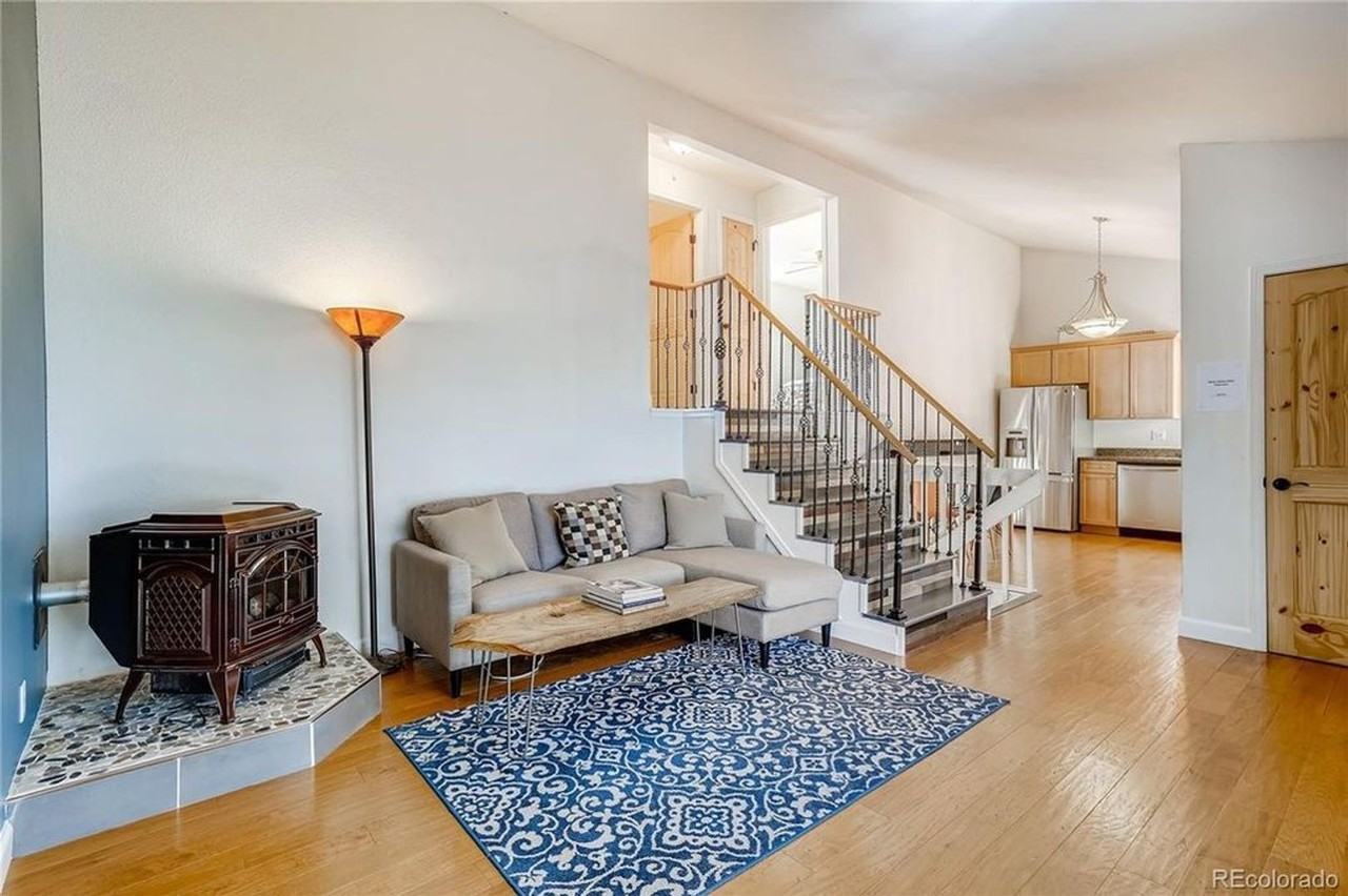 230 Dahlia Dr - Photo 3 of 21