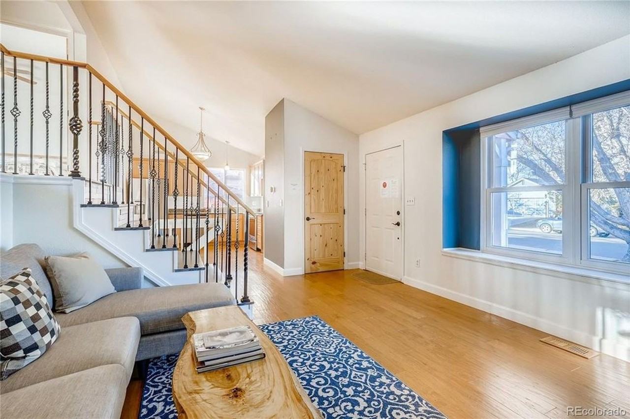 230 Dahlia Dr - Photo 4 of 21