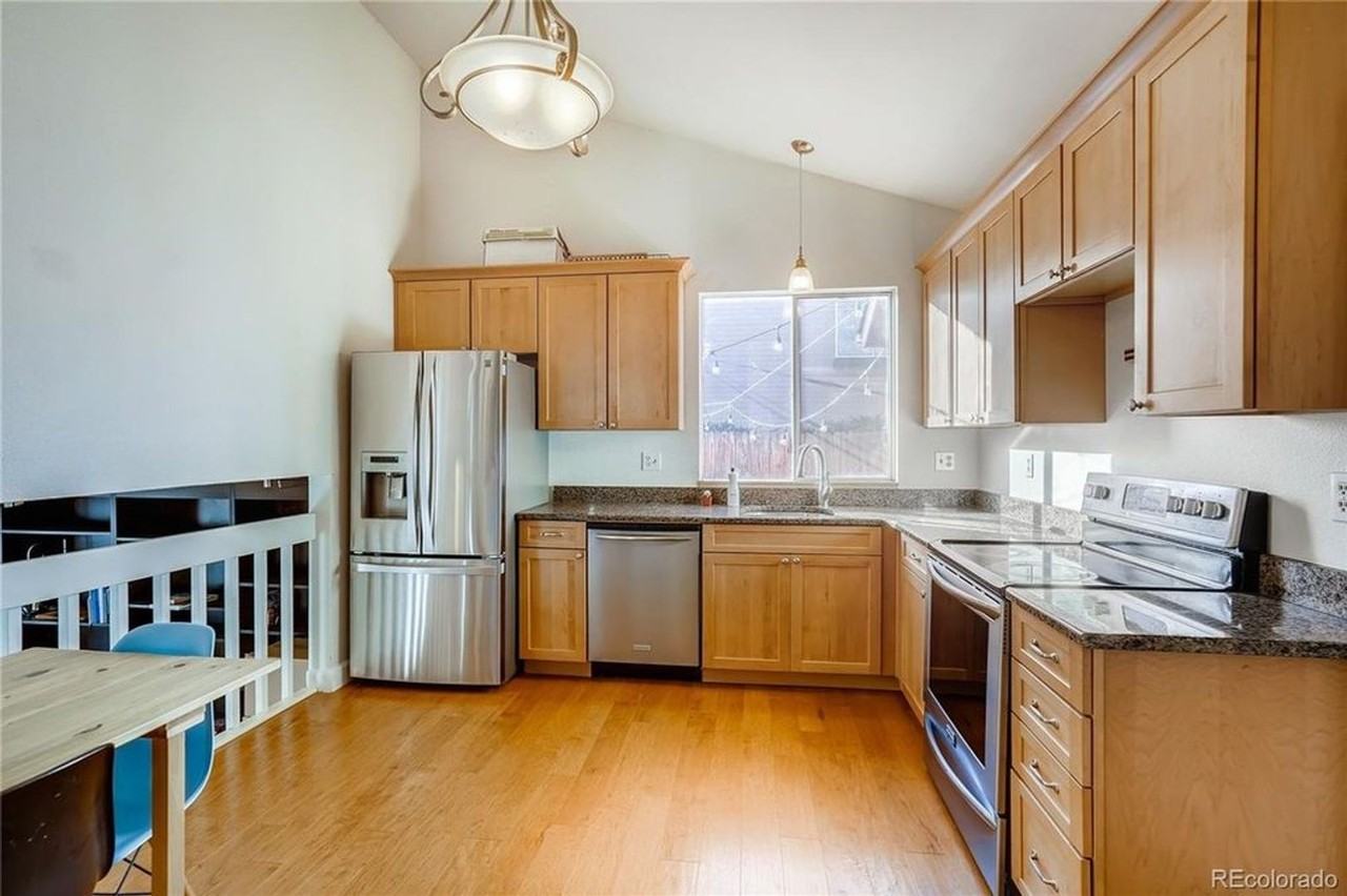 230 Dahlia Dr - Photo 6 of 21