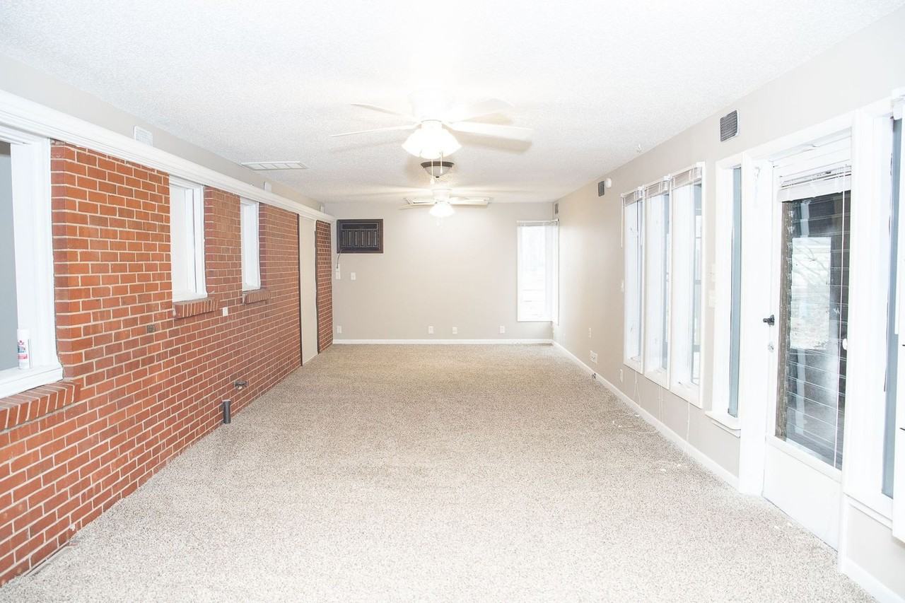 1911 S Saratoga Ave - Photo 3 of 13