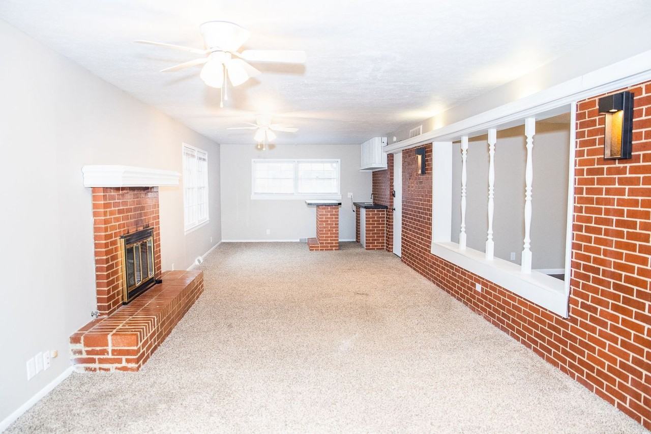 1911 S Saratoga Ave - Photo 7 of 13