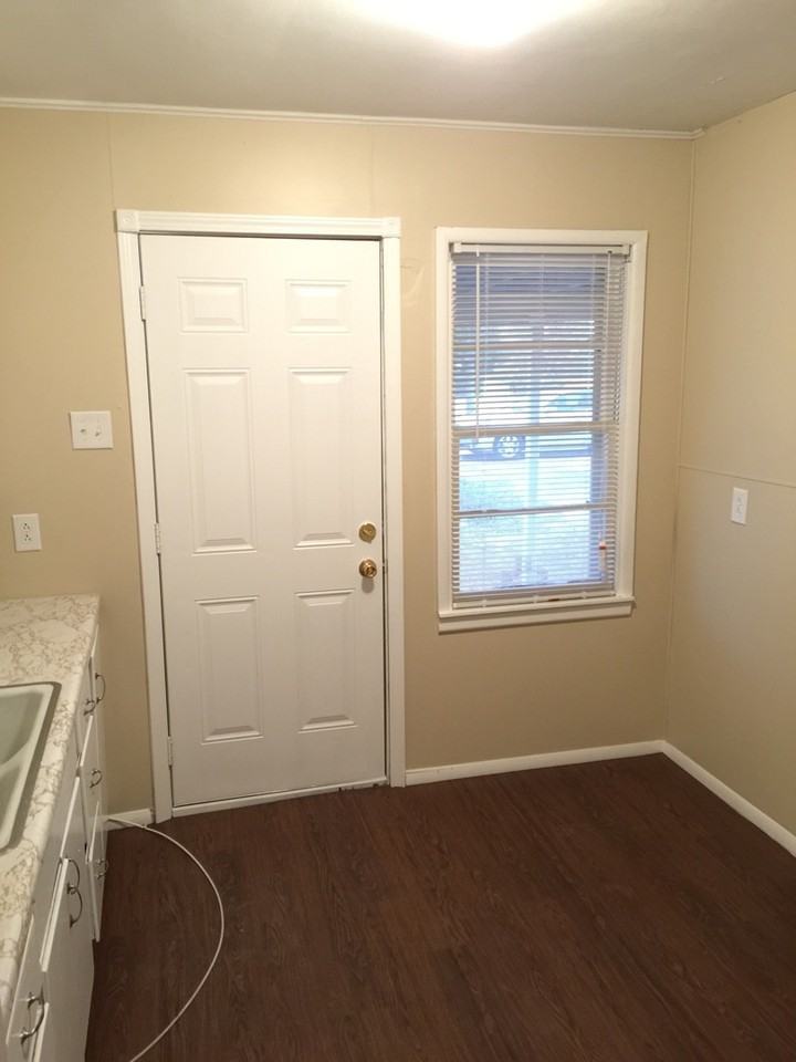 3213 Erskine St - Photo 4 of 8