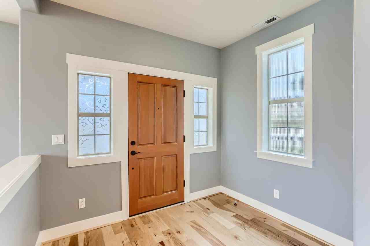 7584 Ne Shorter St - Photo 4 of 33