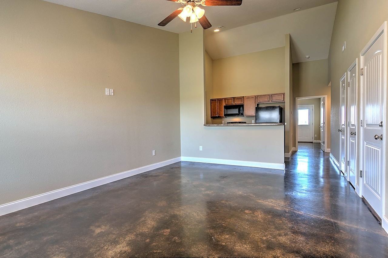 93 Sutter Pl - Photo 3 of 27