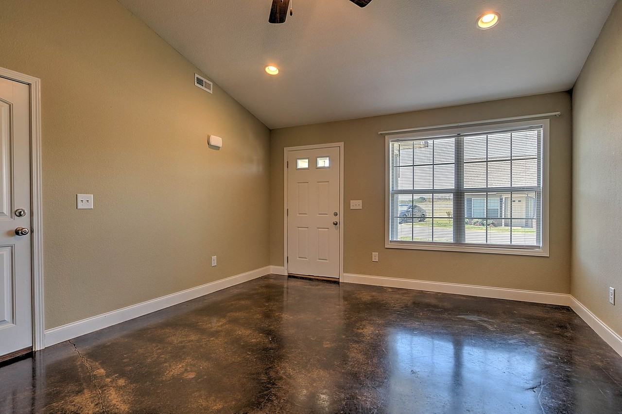 93 Sutter Pl - Photo 5 of 27