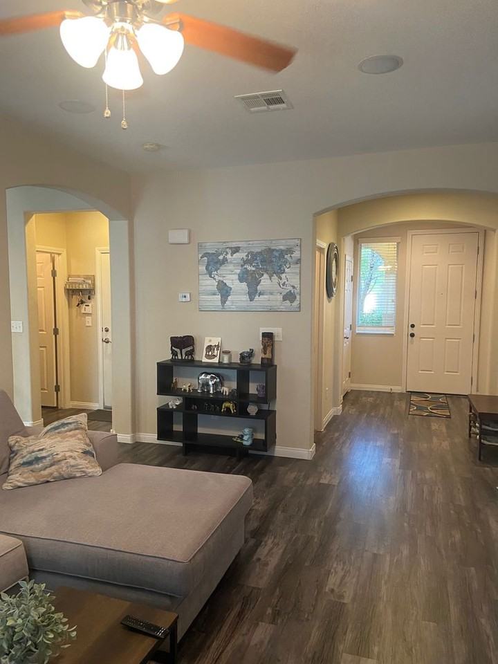 8439 Quarentina Ave - Photo 3 of 30