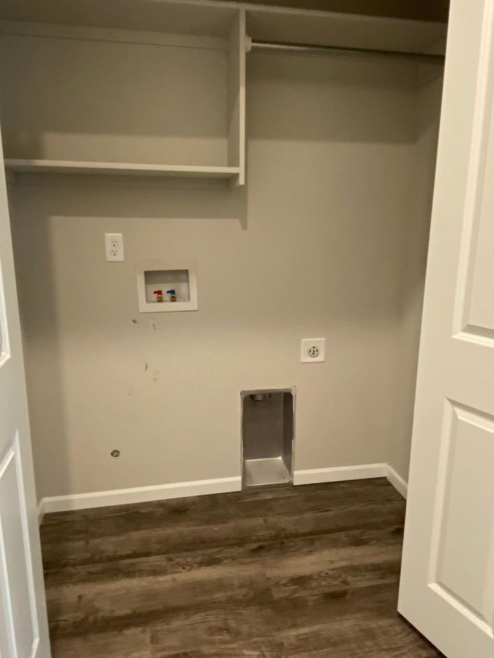 412 S Longbranch Dr - Photo 2 of 21