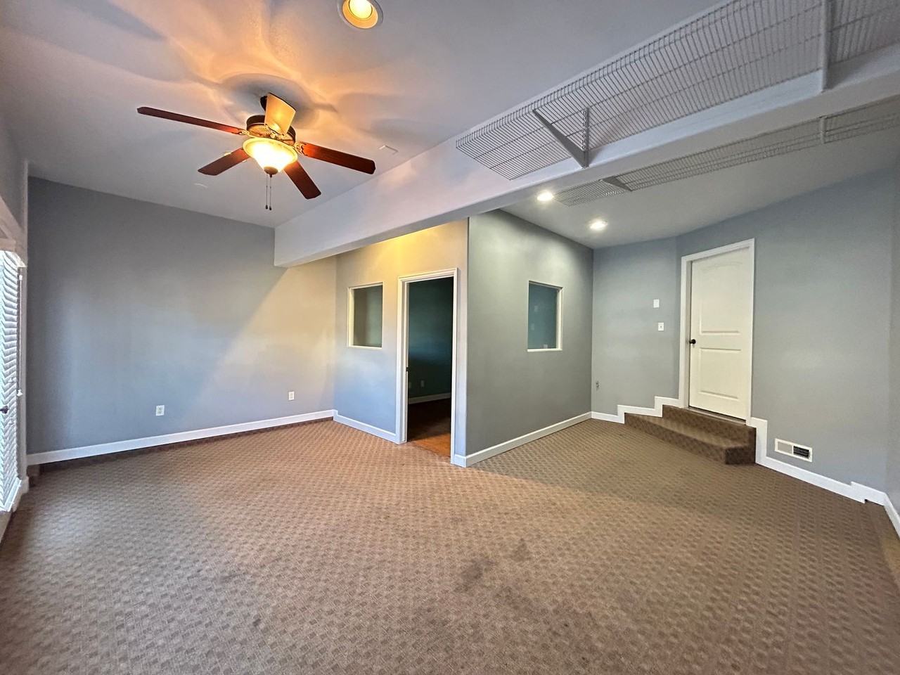 173 E Fiddlers Canyon Rd #1 - Photo 3 of 24