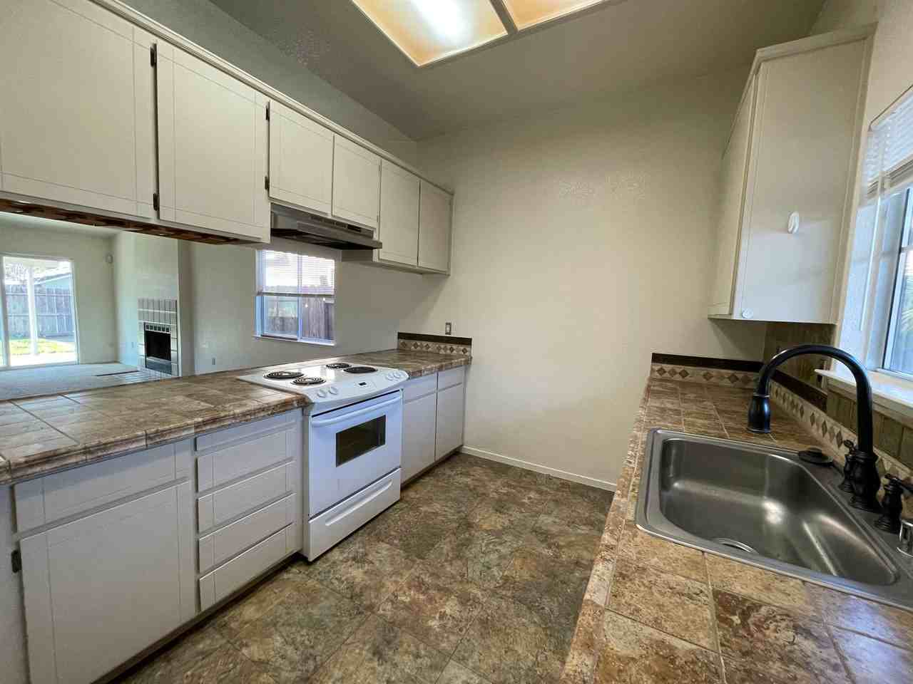 441 N Mcclure Rd - Photo 5 of 20