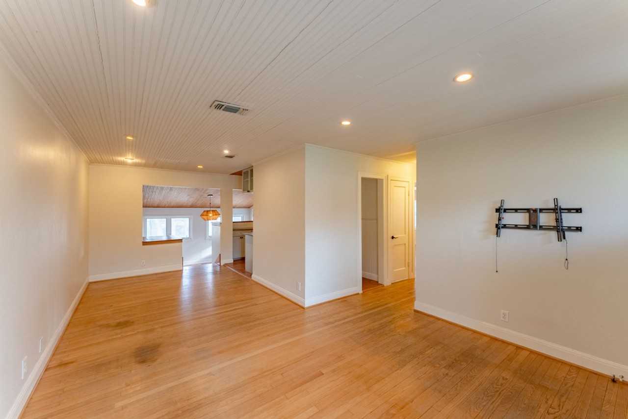 4513 Bull Creek Rd - Photo 5 of 22