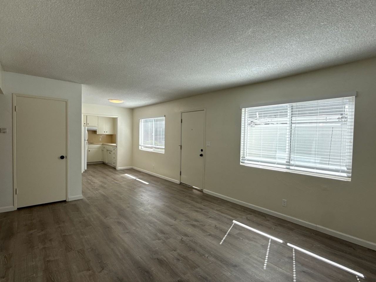 830 Boysen Avenue - Photo 5 of 31