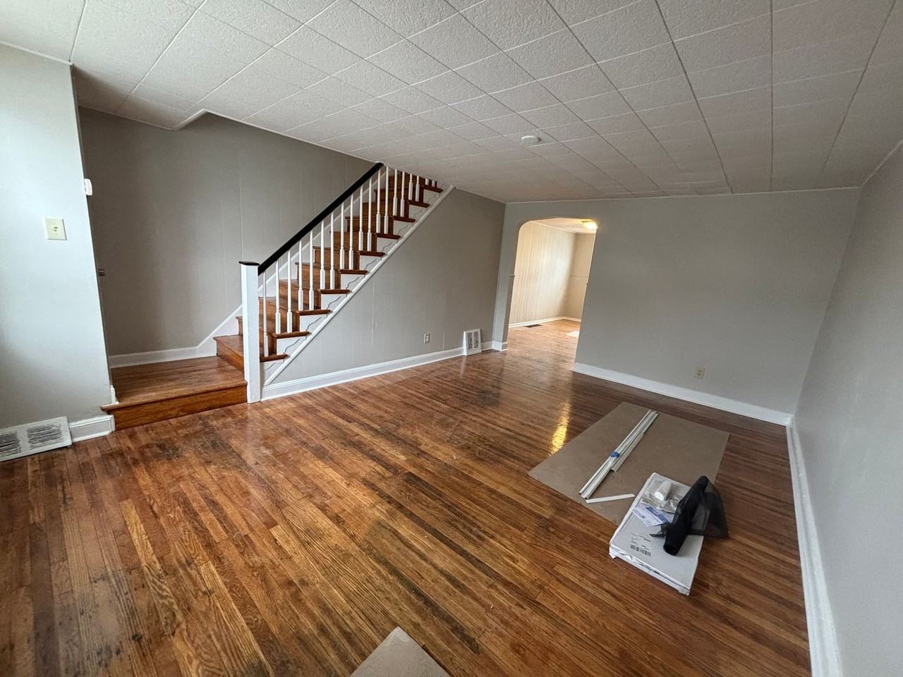 233 W 22nd St - Photo 3 of 11