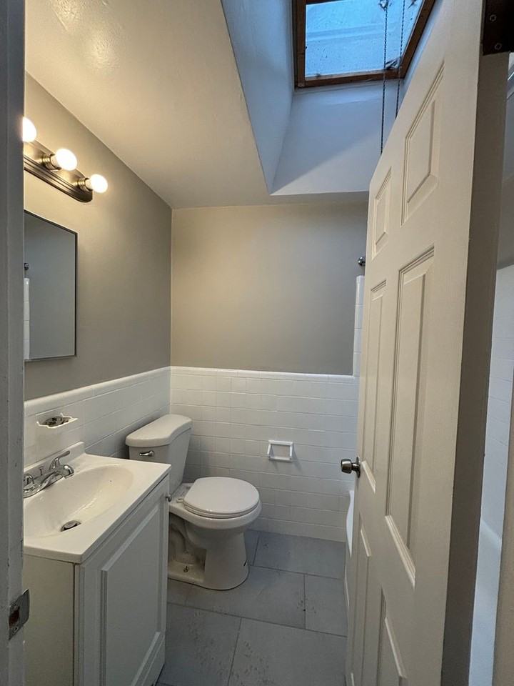 233 W 22nd St - Photo 6 of 11