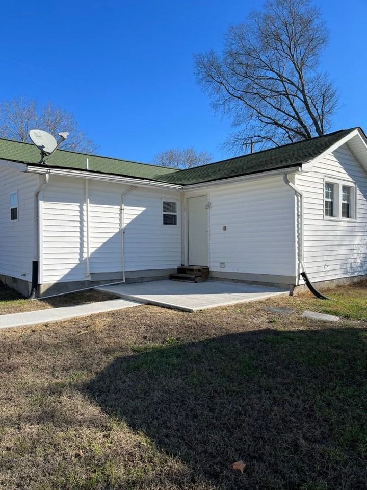 305 E Washington Ave - Photo 6 of 20