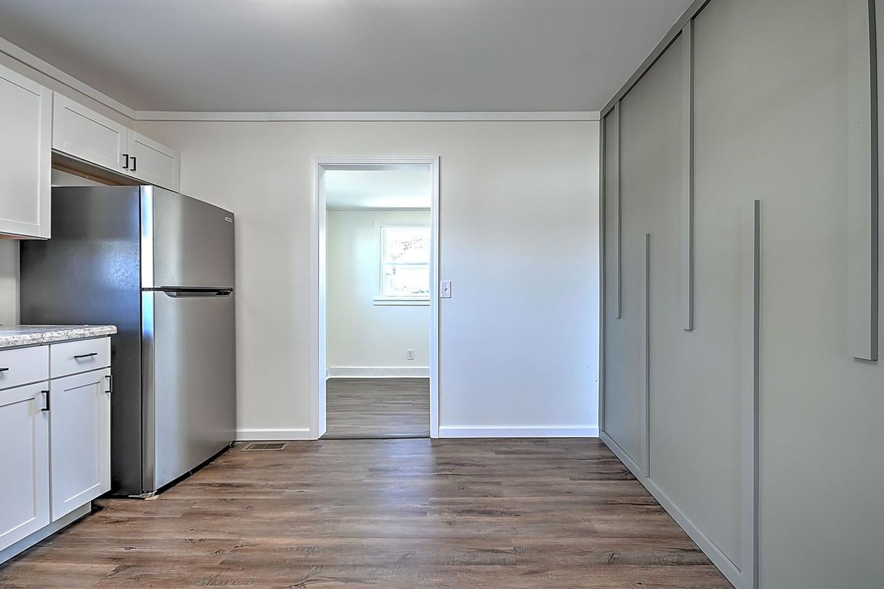 502 Colorado St - Photo 6 of 35