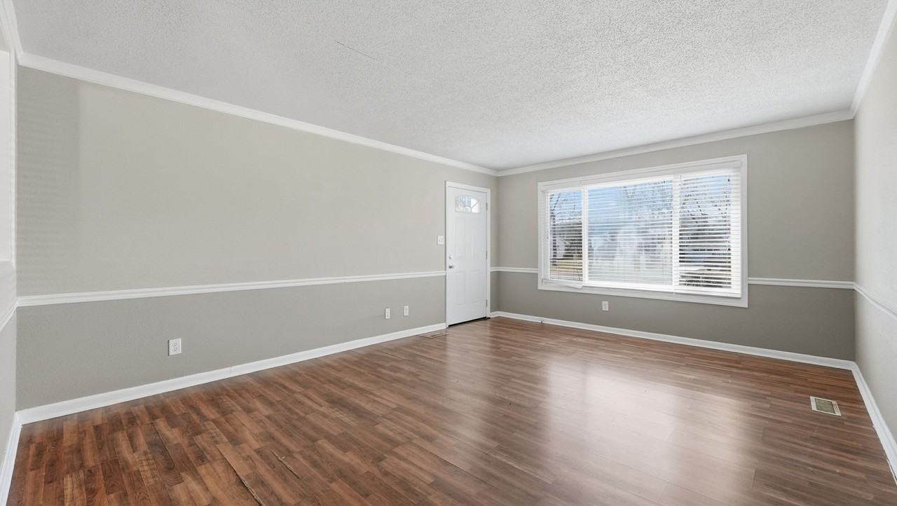 4050 Forestview Dr Nw - Photo 2 of 16