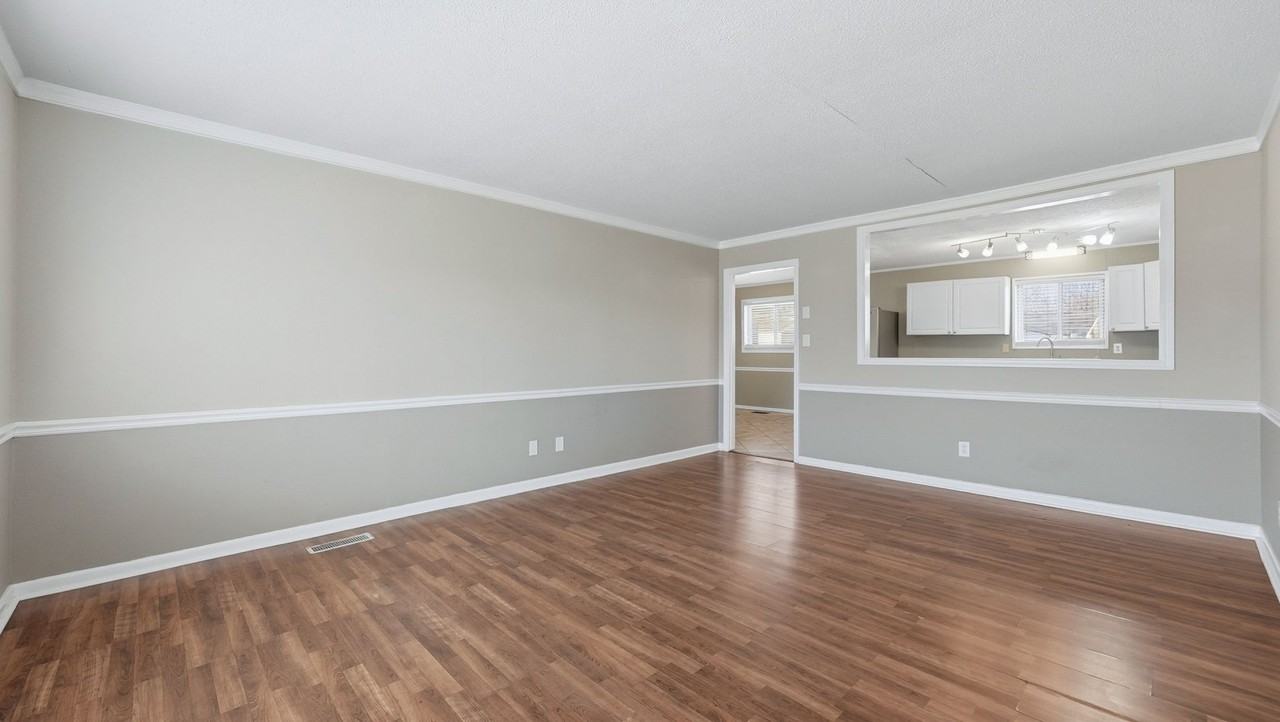 4050 Forestview Dr Nw - Photo 3 of 16