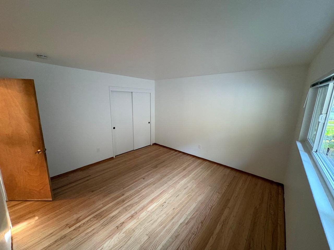 537 F St - Photo 6 of 10