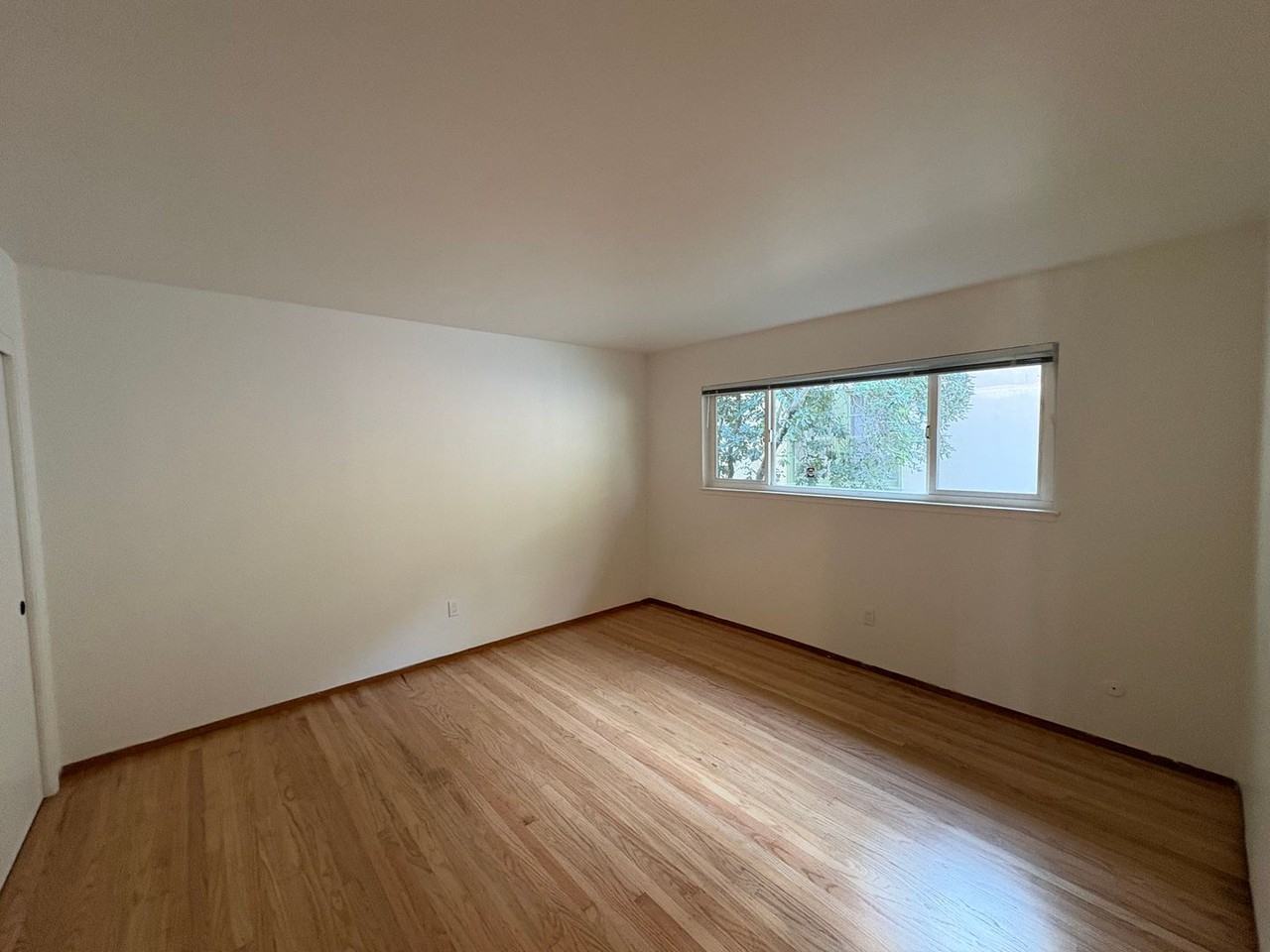 537 F St - Photo 7 of 10