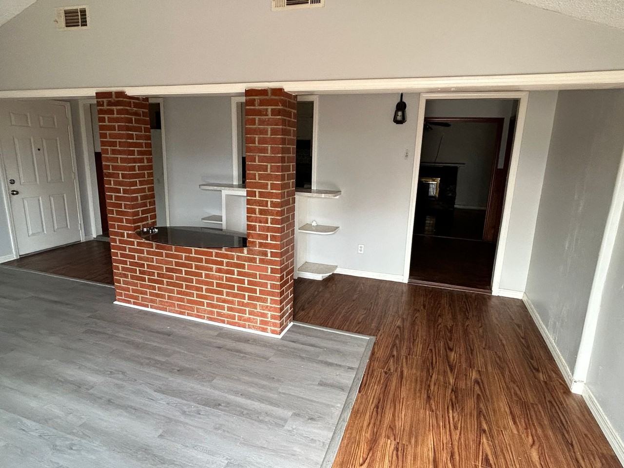 5 E Victoria St - Photo 6 of 22