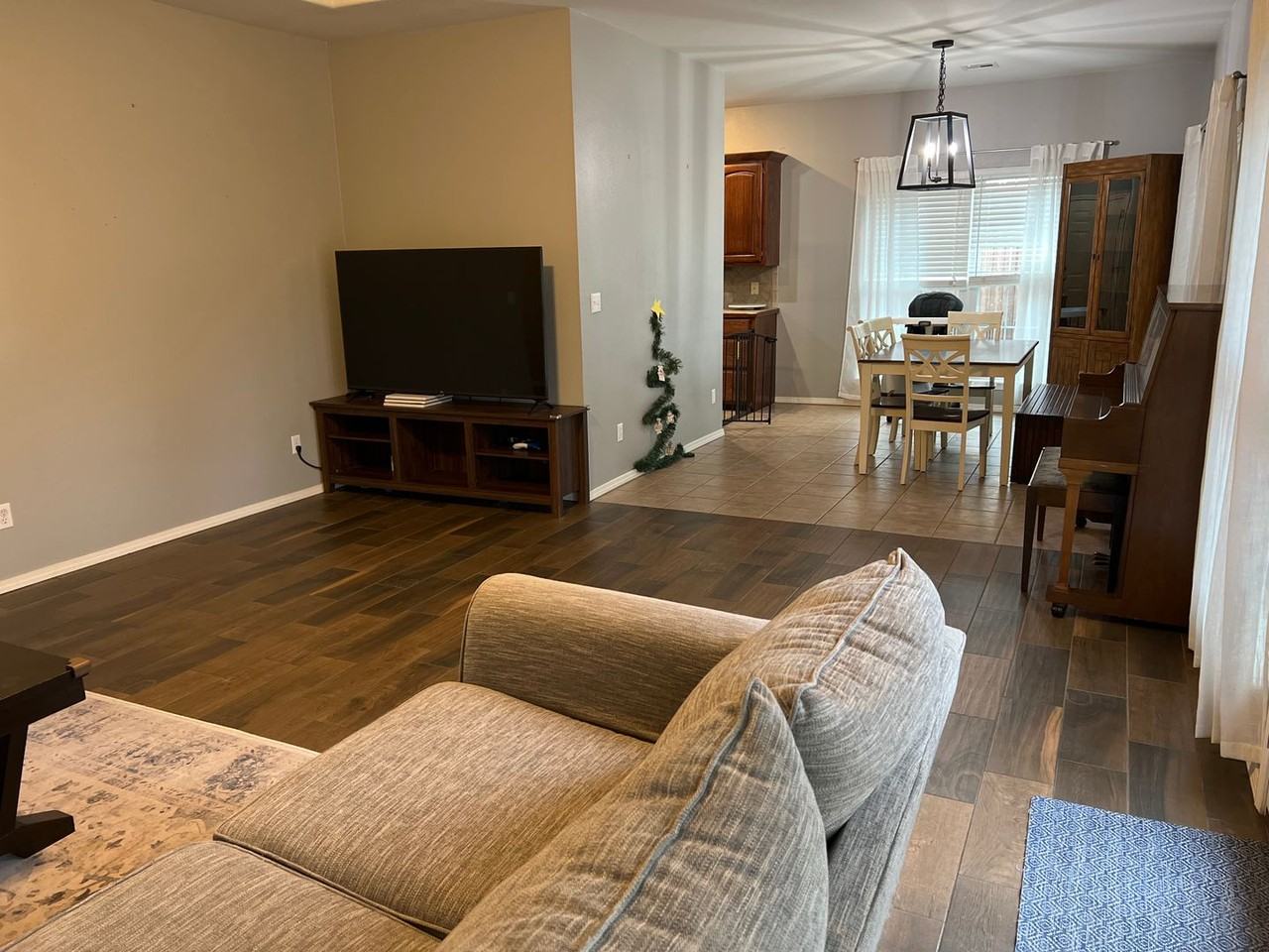 1404 Dexter St - Photo 6 of 27