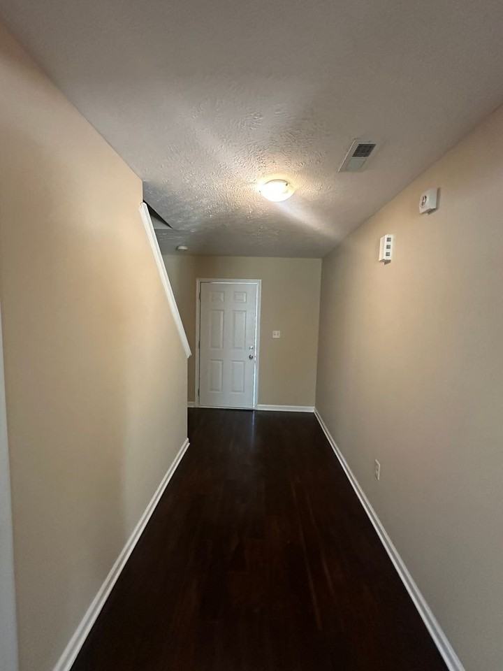 202 Trenton Ct - Photo 2 of 22