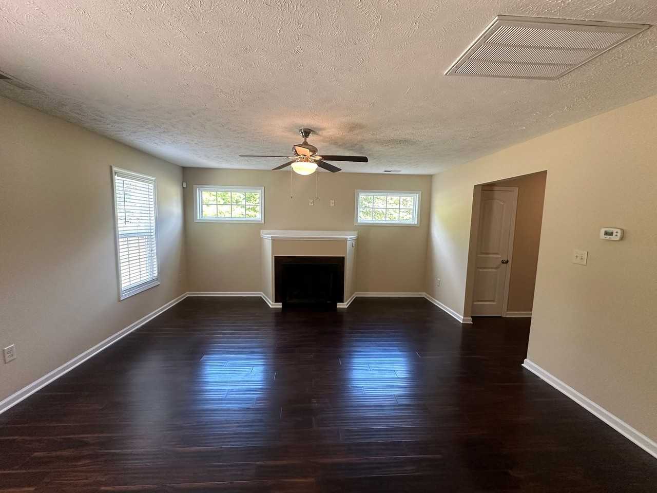 202 Trenton Ct - Photo 3 of 22