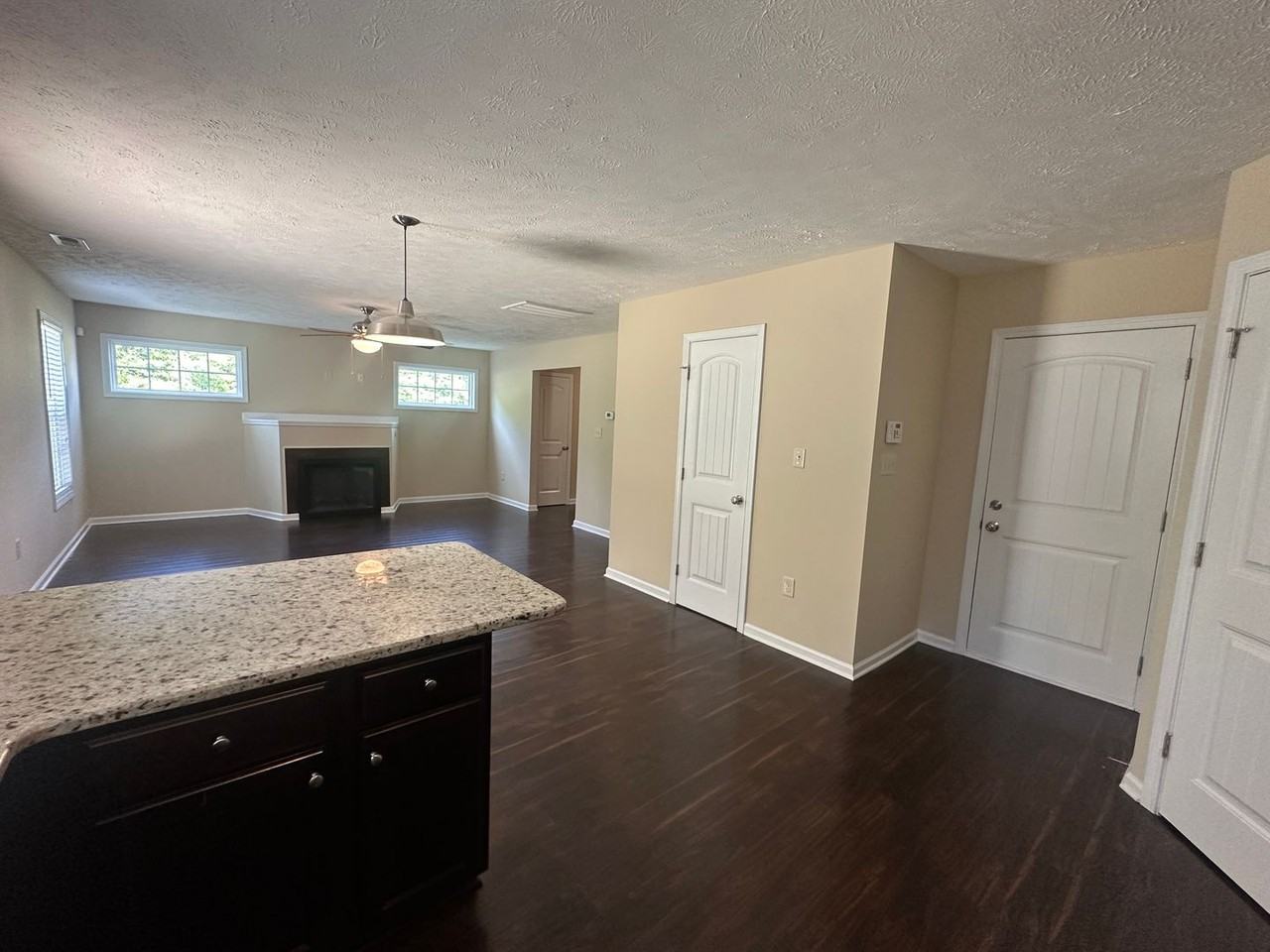 202 Trenton Ct - Photo 7 of 22