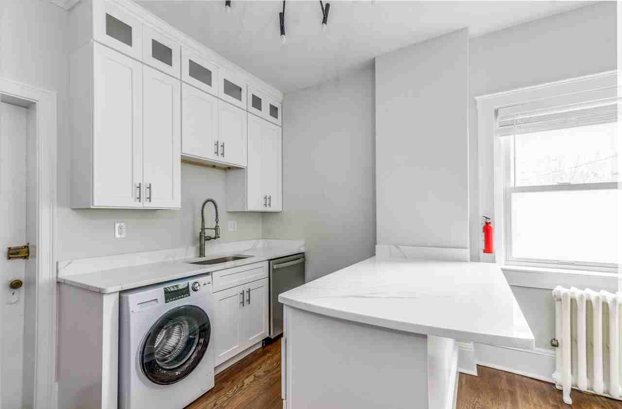 369 Tappan St #6 - Photo 3 of 11