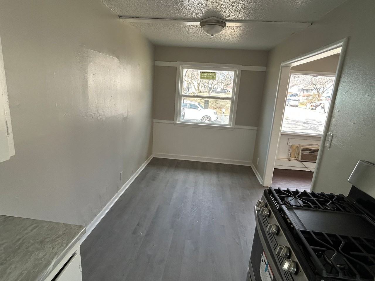 550 E 43rd St N - Photo 5 of 15