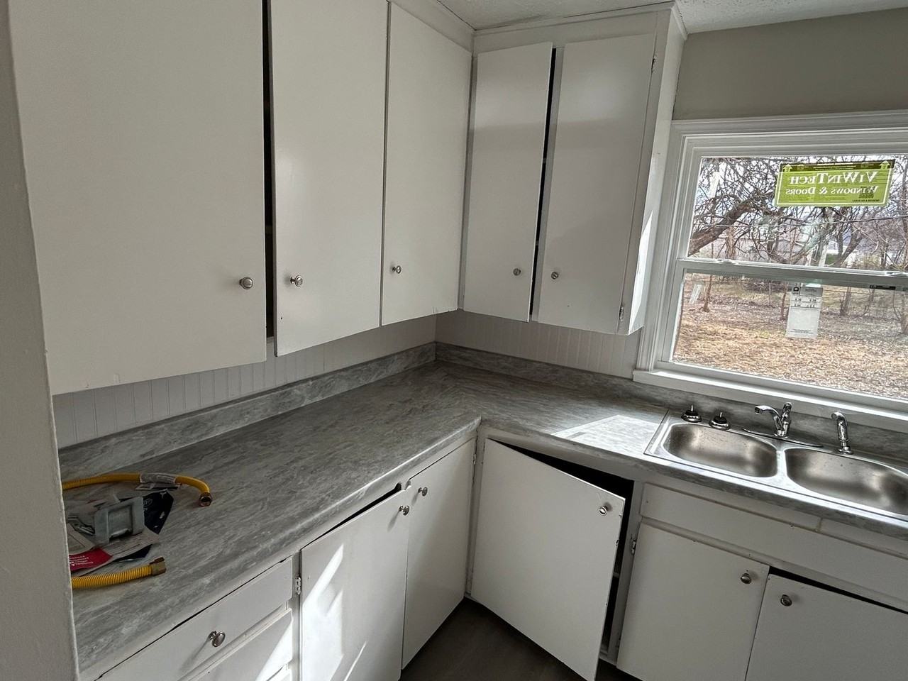 550 E 43rd St N - Photo 6 of 15