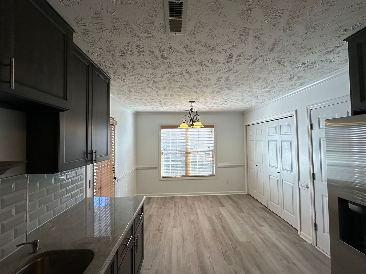 1677 Kershaw Loop - Photo 3 of 25