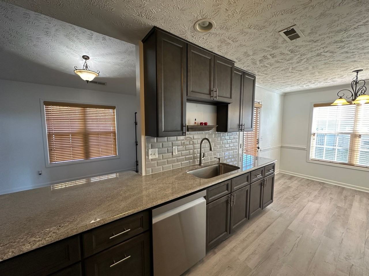 1677 Kershaw Loop - Photo 4 of 25