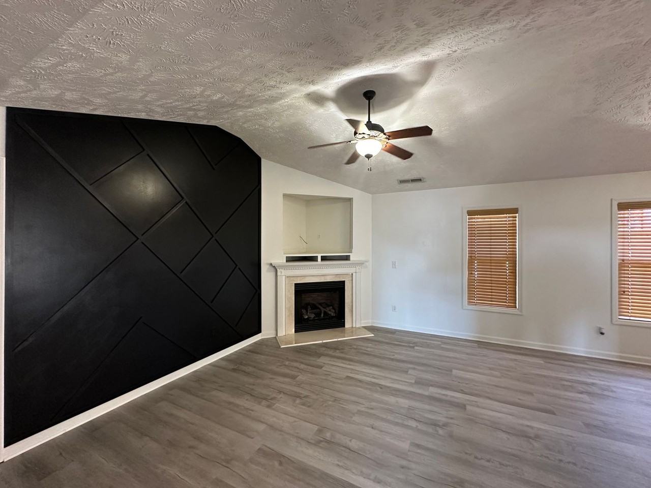 1677 Kershaw Loop - Photo 6 of 25