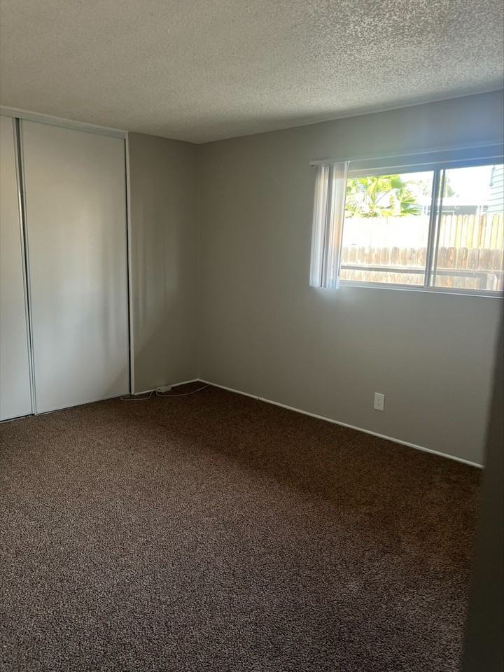 Lamplighter Apartments - Photo 7 of 7