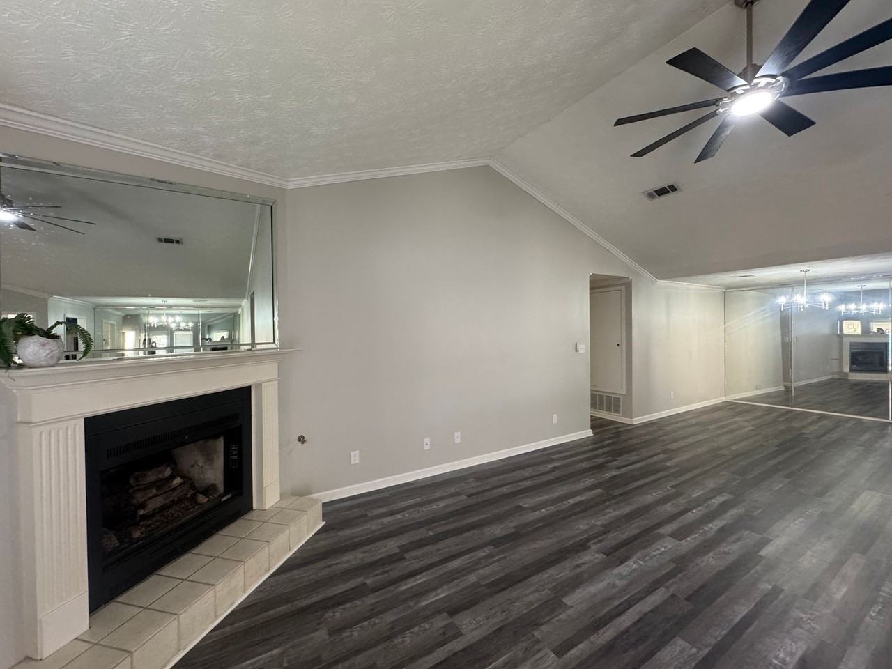 137 Hillabee Ct - Photo 3 of 43