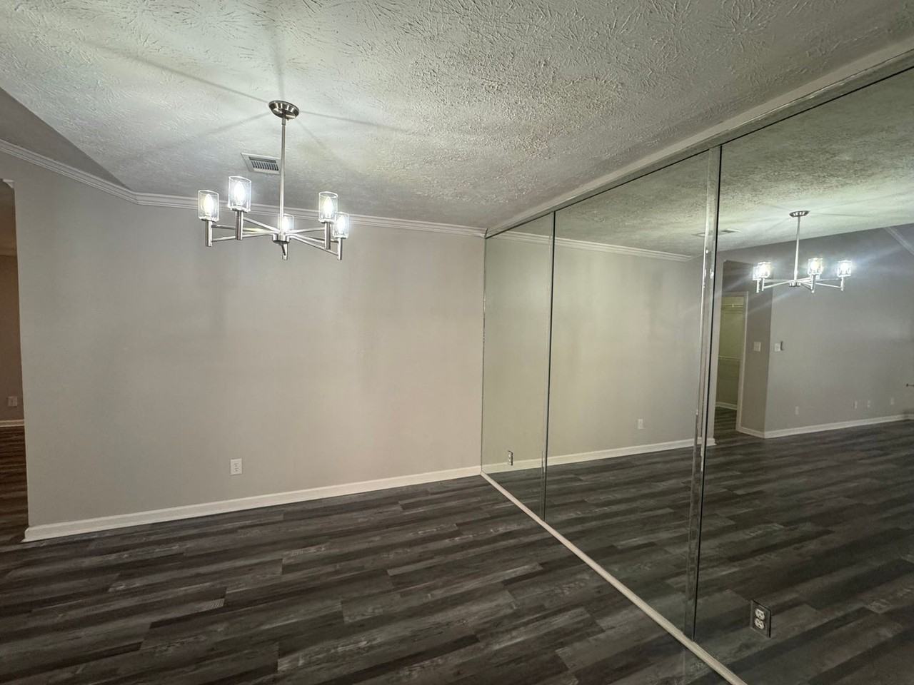 137 Hillabee Ct - Photo 7 of 43