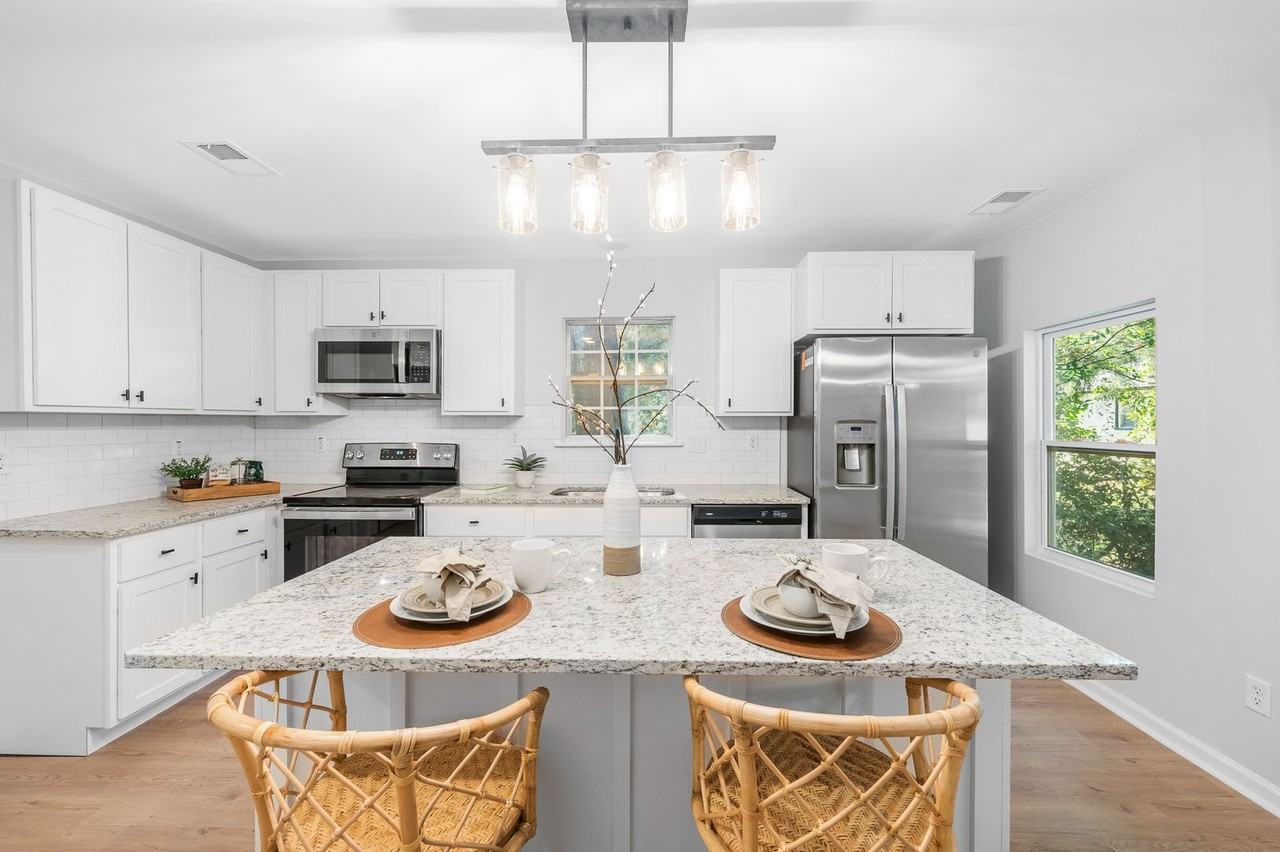 2512 Bennett Yard Rd - Photo 5 of 12