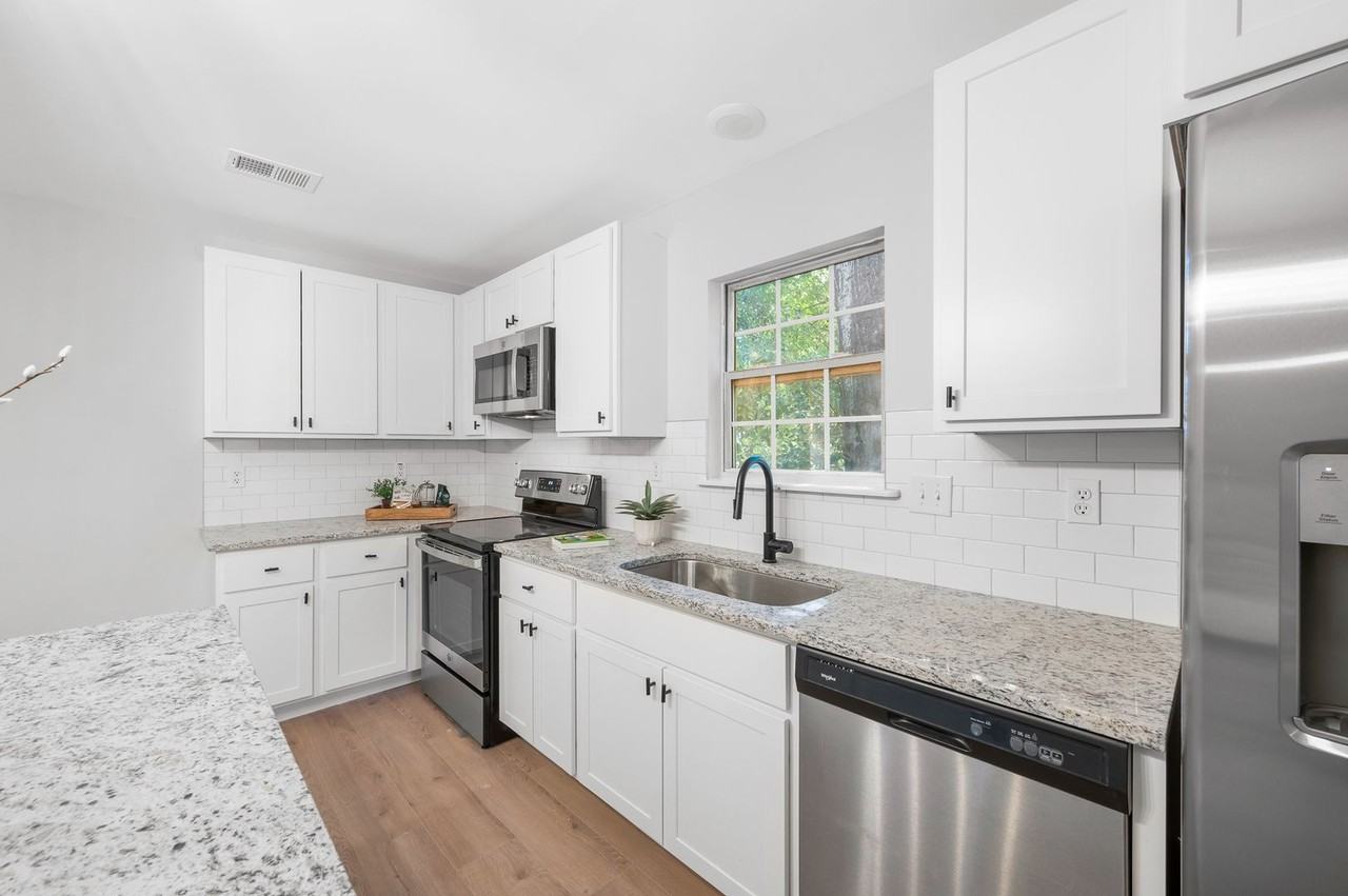 2512 Bennett Yard Rd - Photo 7 of 12