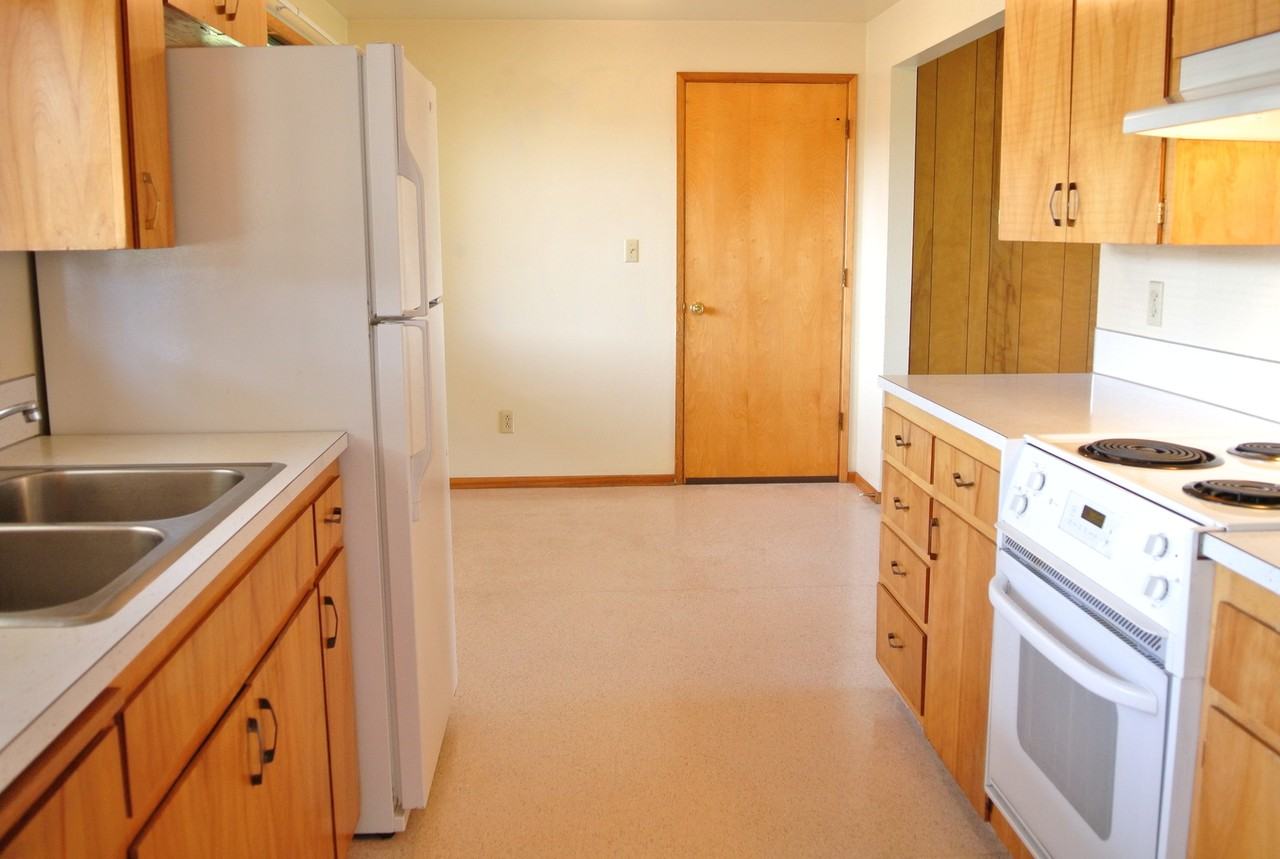 2247 Nw Dixon St - Photo 2 of 11