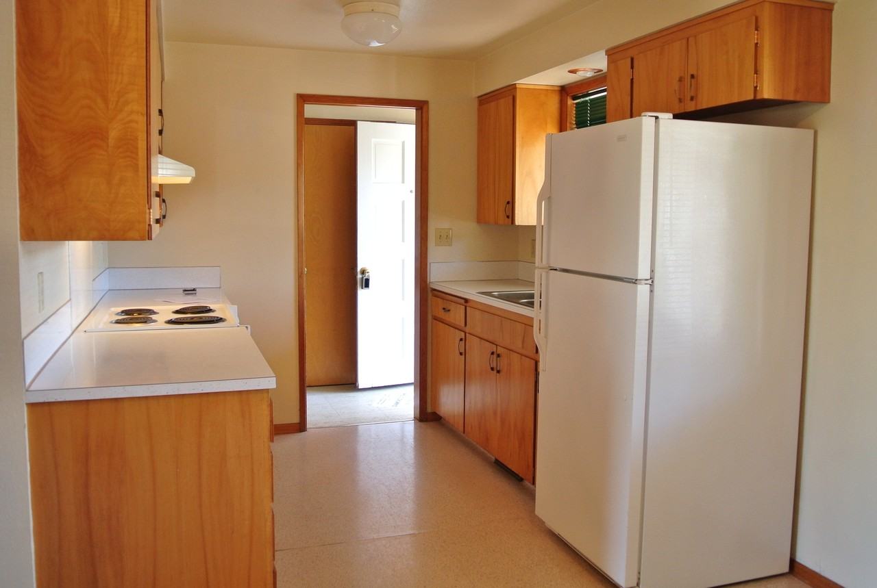 2247 Nw Dixon St - Photo 3 of 11