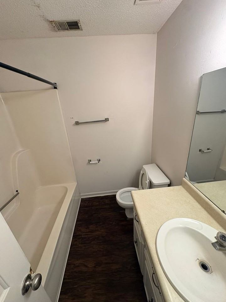 110 Lanier Dr #18 - Photo 4 of 5