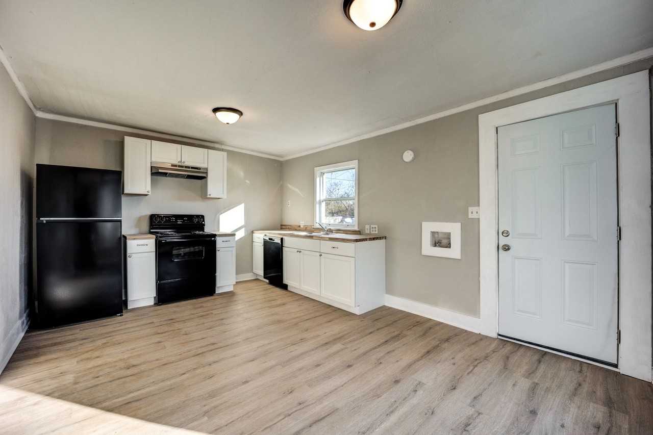 3008 Alabama Ave - Photo 5 of 13