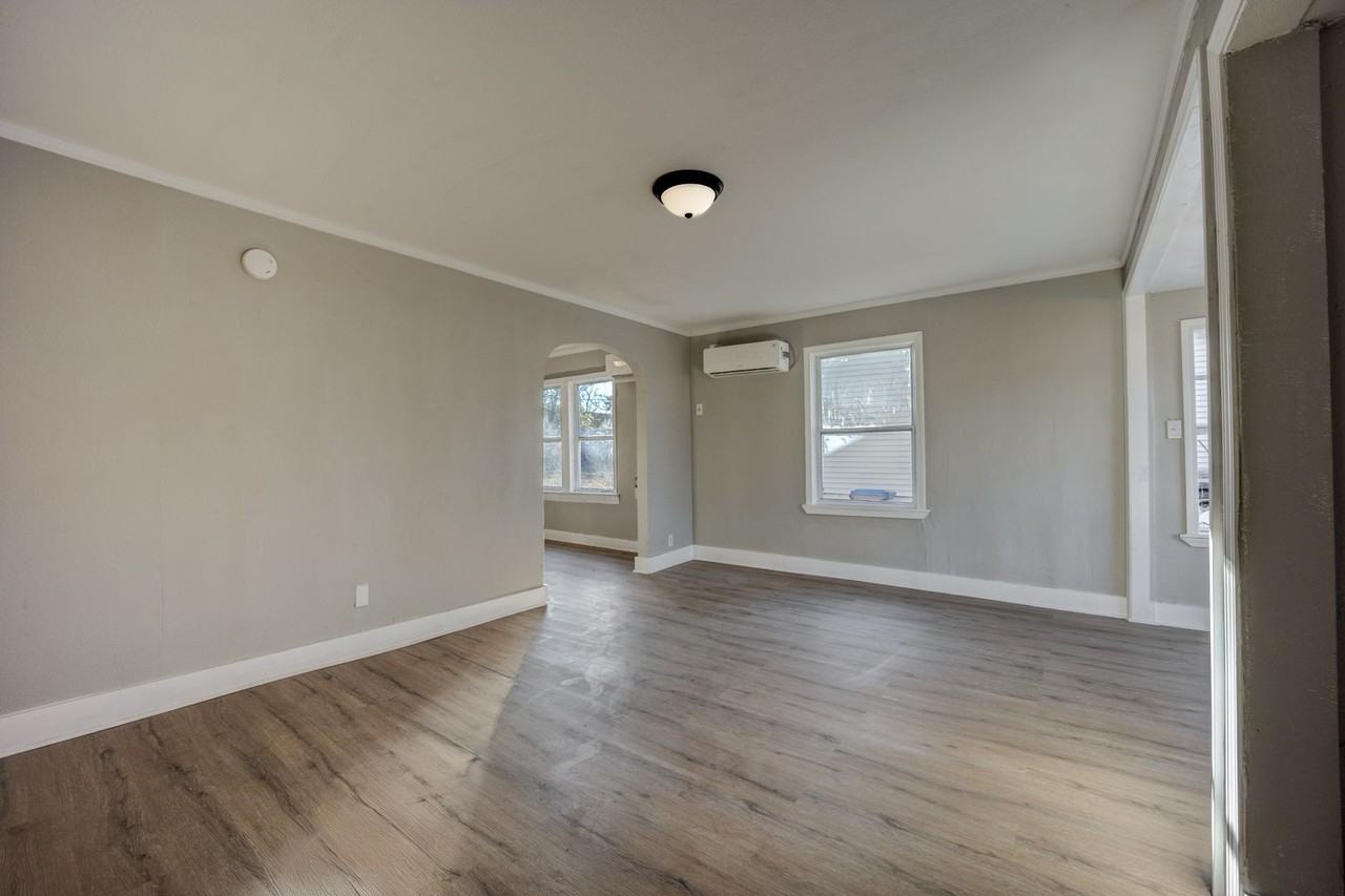 3008 Alabama Ave - Photo 6 of 13