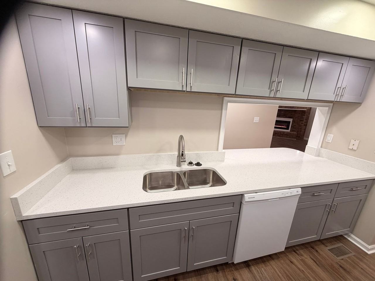 1325 Rosehaven Cir - Photo 3 of 16