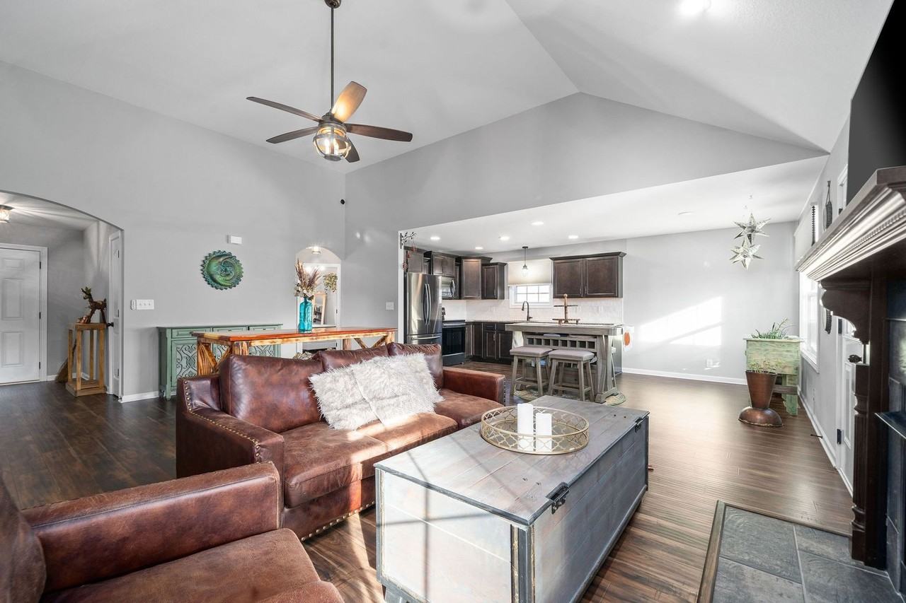 1486 Trainer Rd - Photo 5 of 35