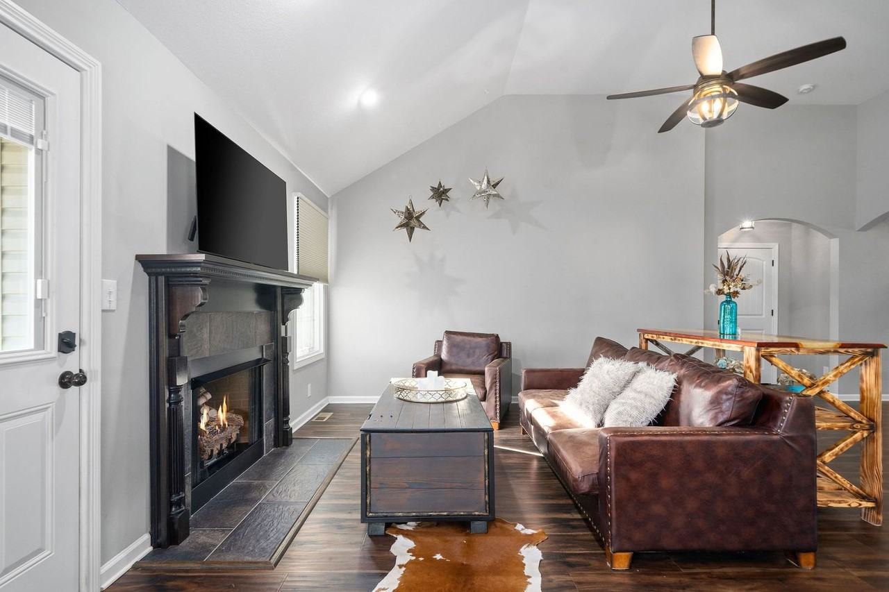 1486 Trainer Rd - Photo 6 of 35