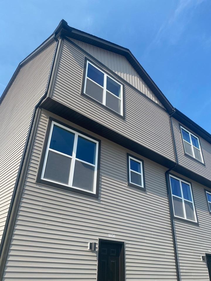 4062 E 55th St - Photo 3 of 14