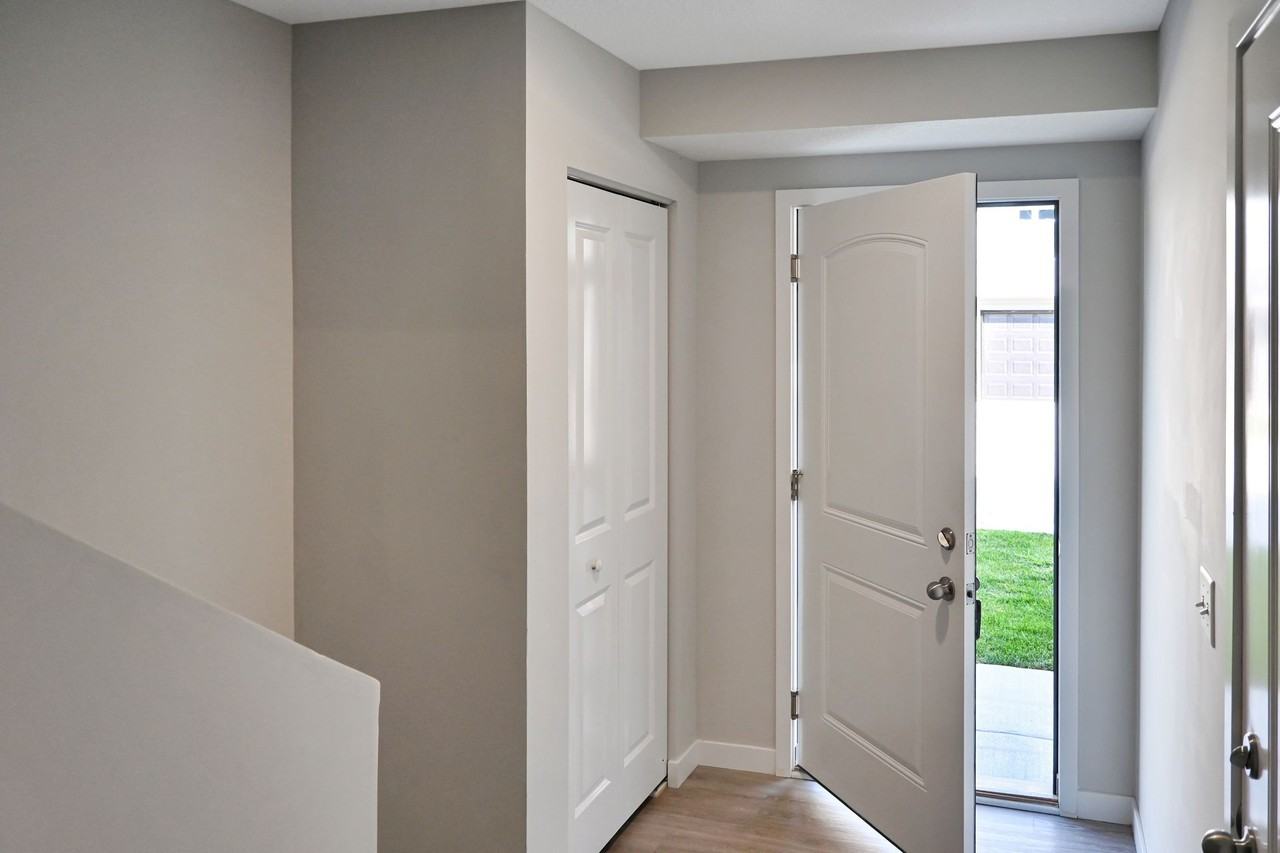 4062 E 55th St - Photo 4 of 14