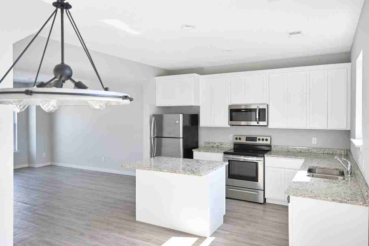 4062 E 55th St - Photo 5 of 14